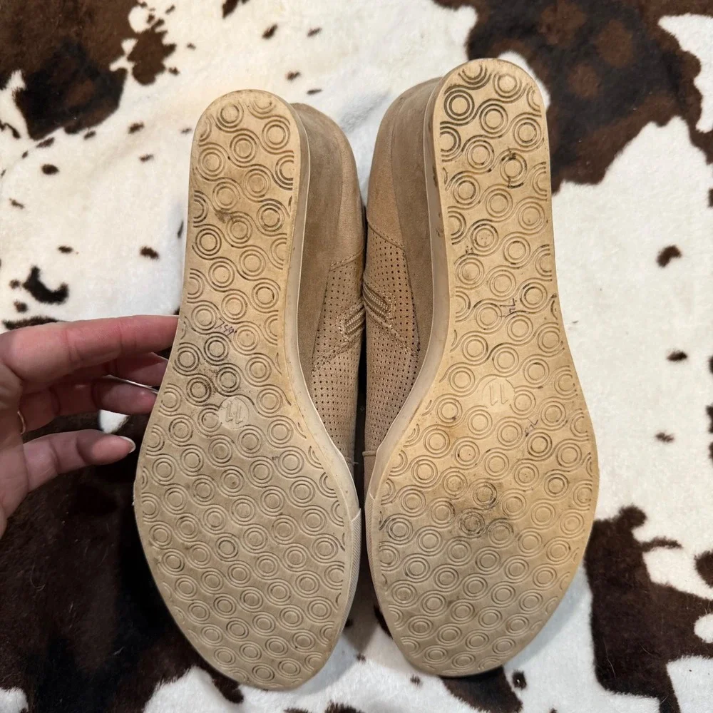 A New Day Wedge Sneaker Women 11 Tan Faux Suede Perforated Casual Athleisure